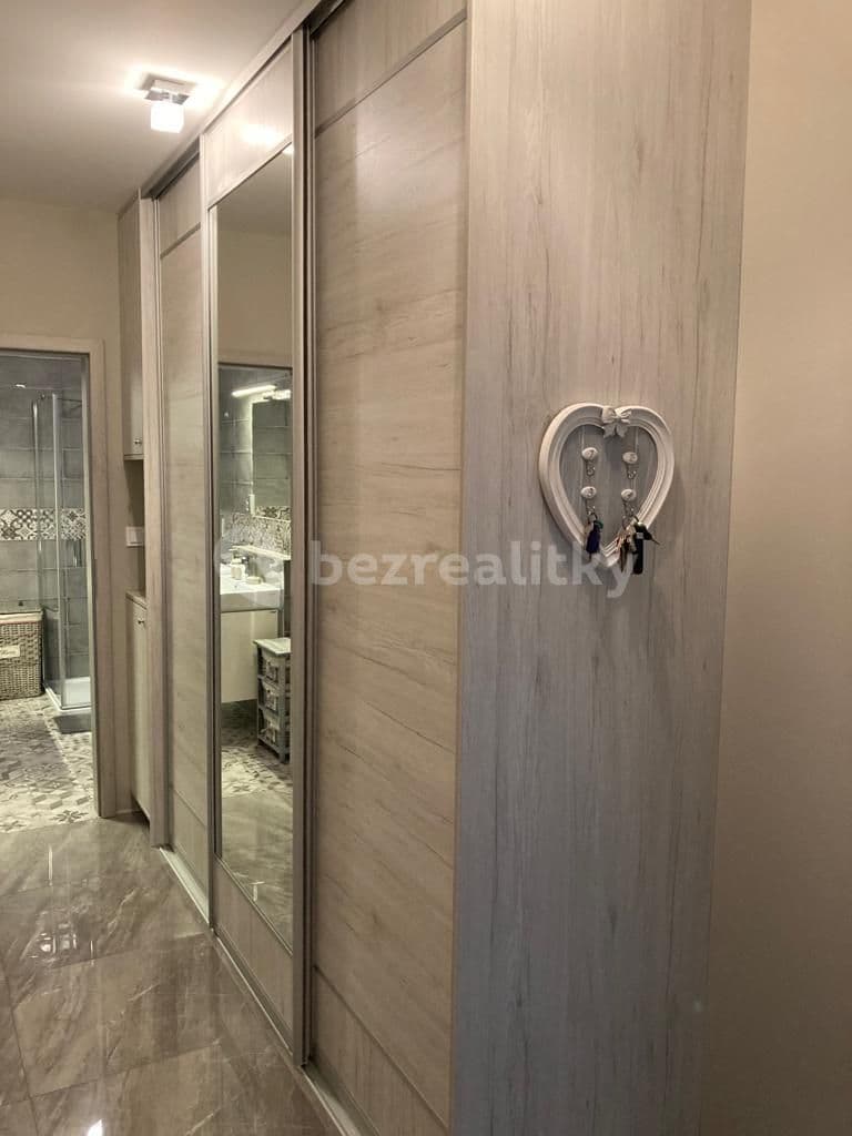 Prenájom bytu 2-izbový 54 m², Muškátová, Pezinok, Bratislavský kraj Prenájom bytu 2-izbový 54 m², Muškátová, Pezinok, Bratislavský kraj