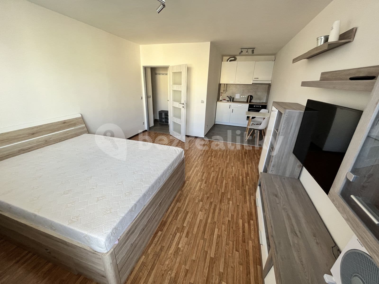 Prenájom bytu 1-izbový 30 m², Balbínova, Praha, Praha Prenájom bytu 1-izbový 30 m², Balbínova, Praha, Praha