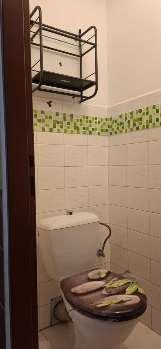 Prenájom bytu 3-izbový 110 m², náměstí Smiřických, Kostelec nad Černými lesy, Středočeský kraj Prenájom bytu 3-izbový 110 m², náměstí Smiřických, Kostelec nad Černými lesy, Středočeský kraj