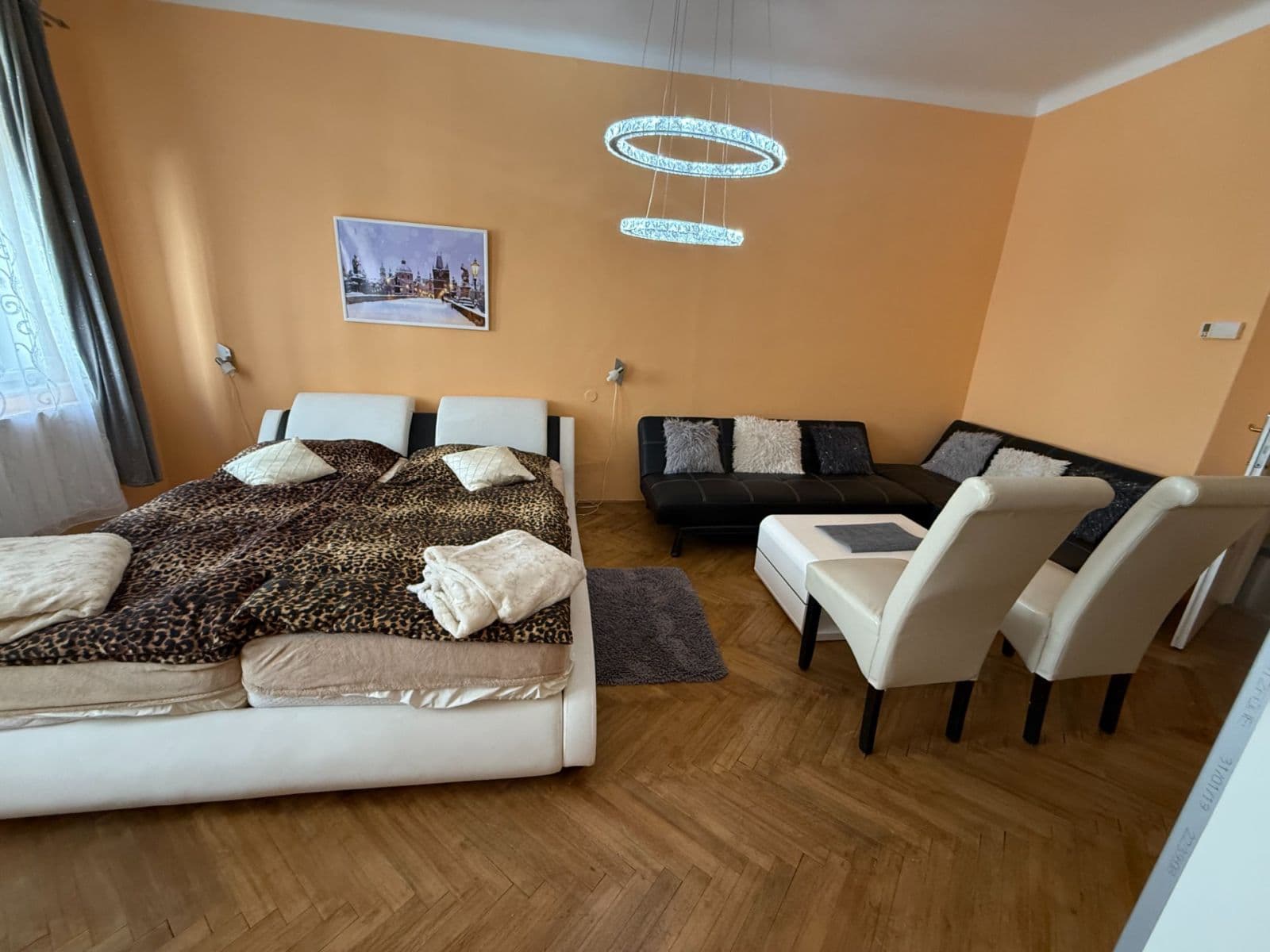 Prenájom bytu 2-izbový 66 m², Voroněžská, Praha, Praha Prenájom bytu 2-izbový 66 m², Voroněžská, Praha, Praha
