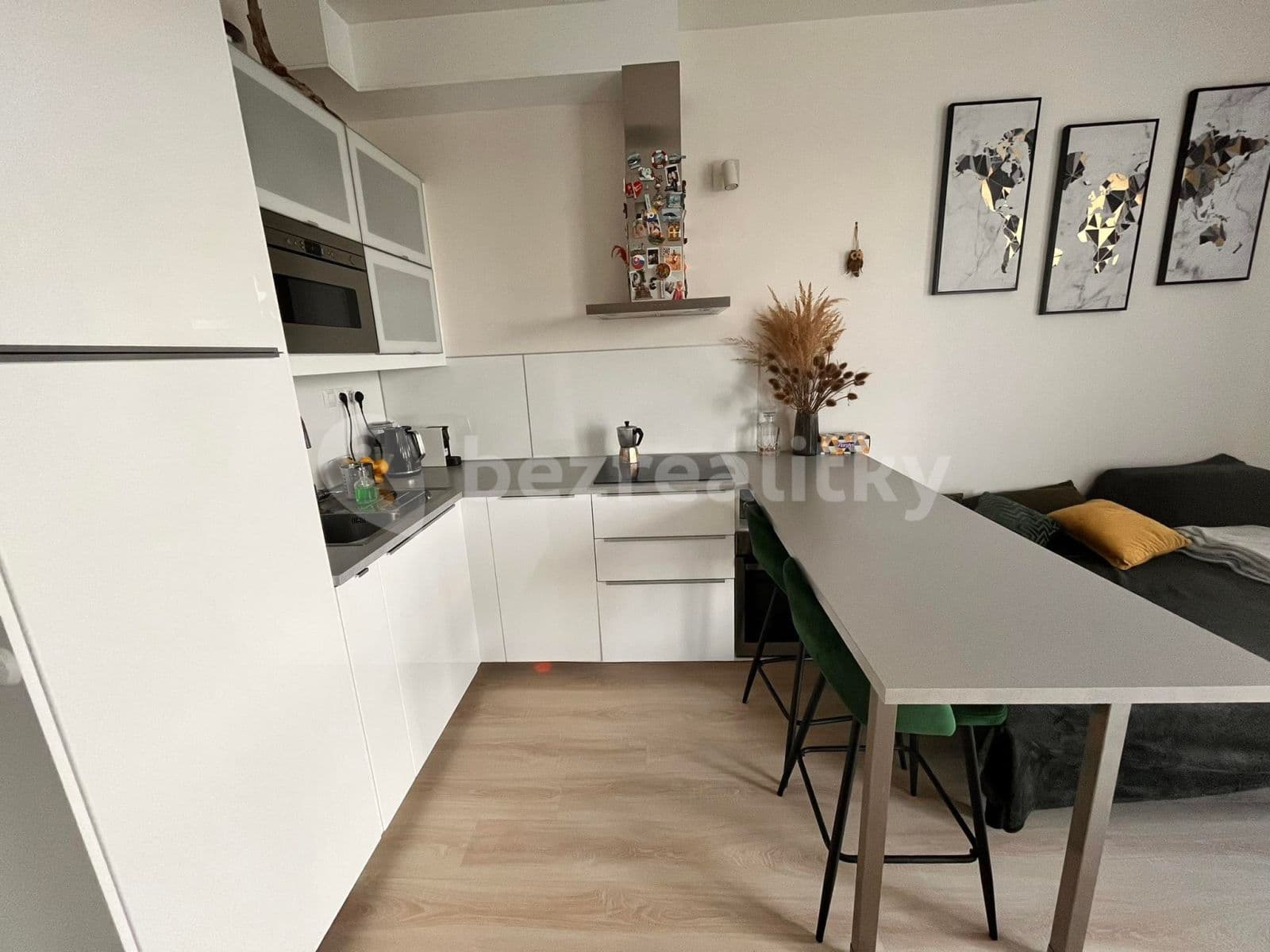 Prenájom bytu 1-izbový 36 m², Emy Destinové, Jinočany, Středočeský kraj Prenájom bytu 1-izbový 36 m², Emy Destinové, Jinočany, Středočeský kraj