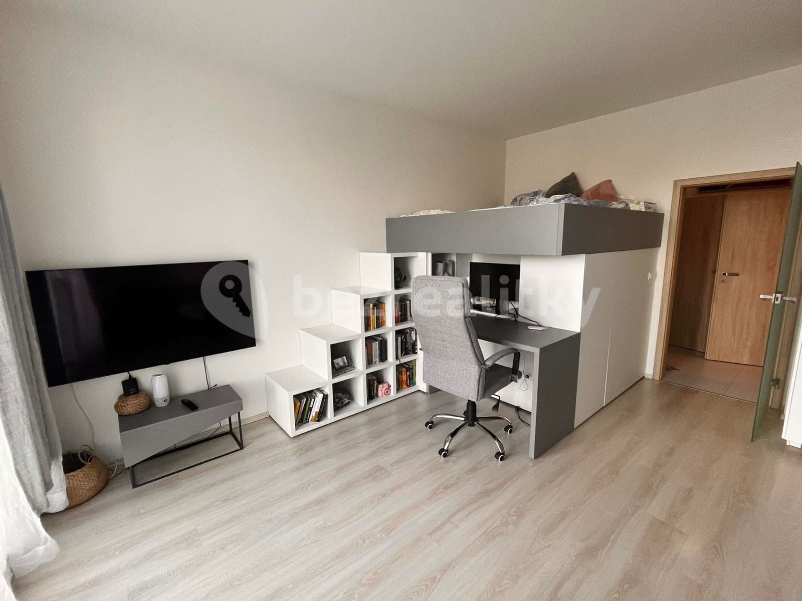 Prenájom bytu 1-izbový 36 m², Emy Destinové, Jinočany, Středočeský kraj Prenájom bytu 1-izbový 36 m², Emy Destinové, Jinočany, Středočeský kraj