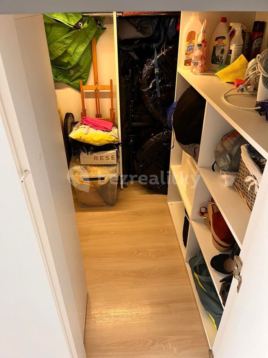 Prenájom bytu 1-izbový 36 m², Emy Destinové, Jinočany, Středočeský kraj Prenájom bytu 1-izbový 36 m², Emy Destinové, Jinočany, Středočeský kraj