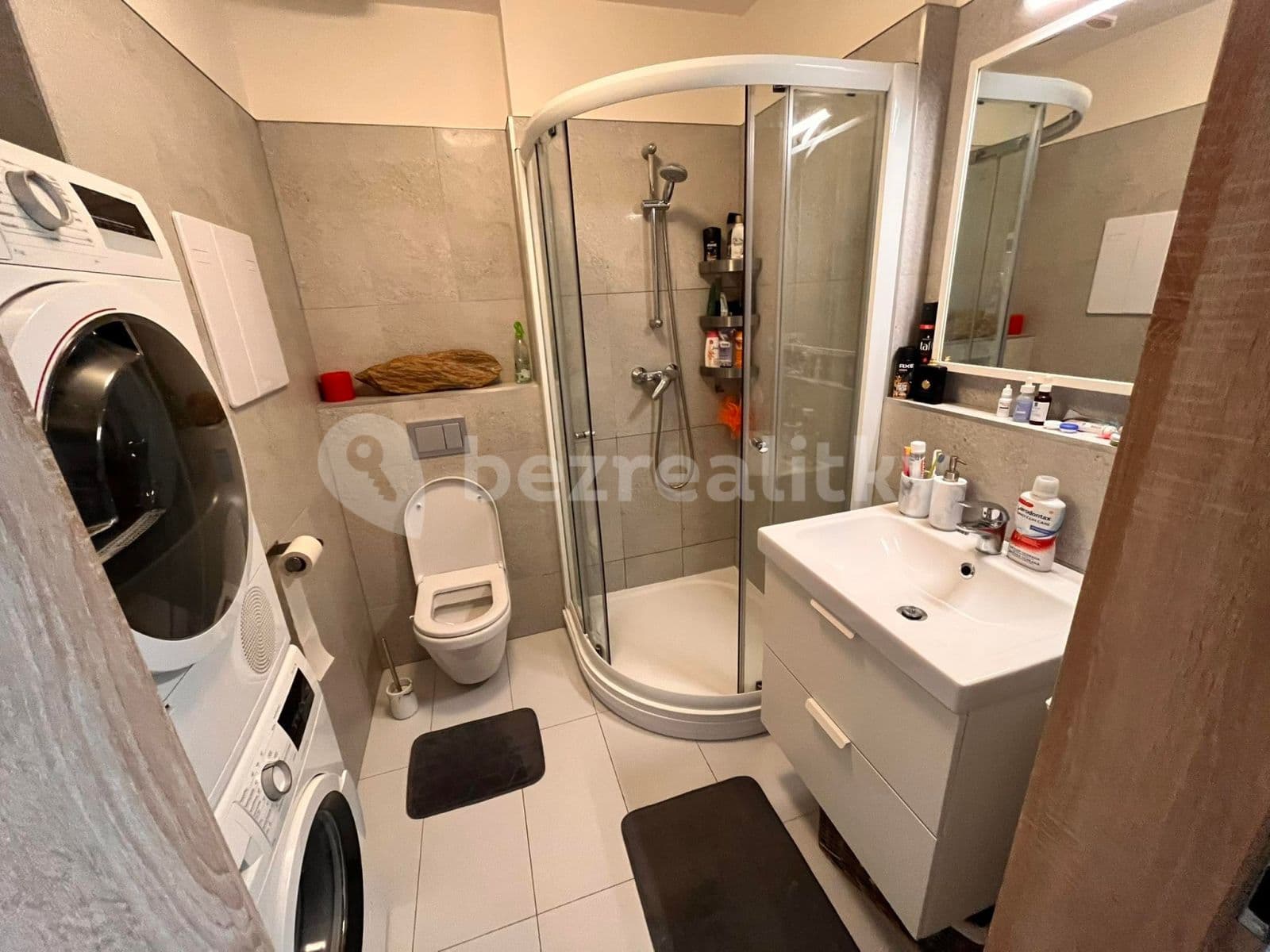 Prenájom bytu 1-izbový 36 m², Emy Destinové, Jinočany, Středočeský kraj Prenájom bytu 1-izbový 36 m², Emy Destinové, Jinočany, Středočeský kraj