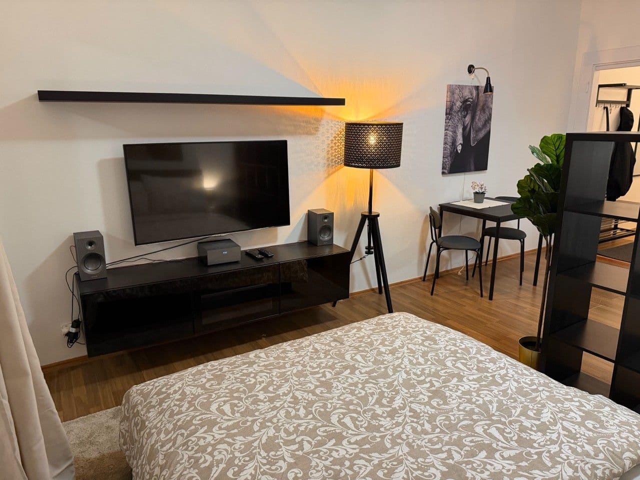 Prenájom bytu 1-izbový 23 m², Koněvova, Praha, Praha Prenájom bytu 1-izbový 23 m², Koněvova, Praha, Praha