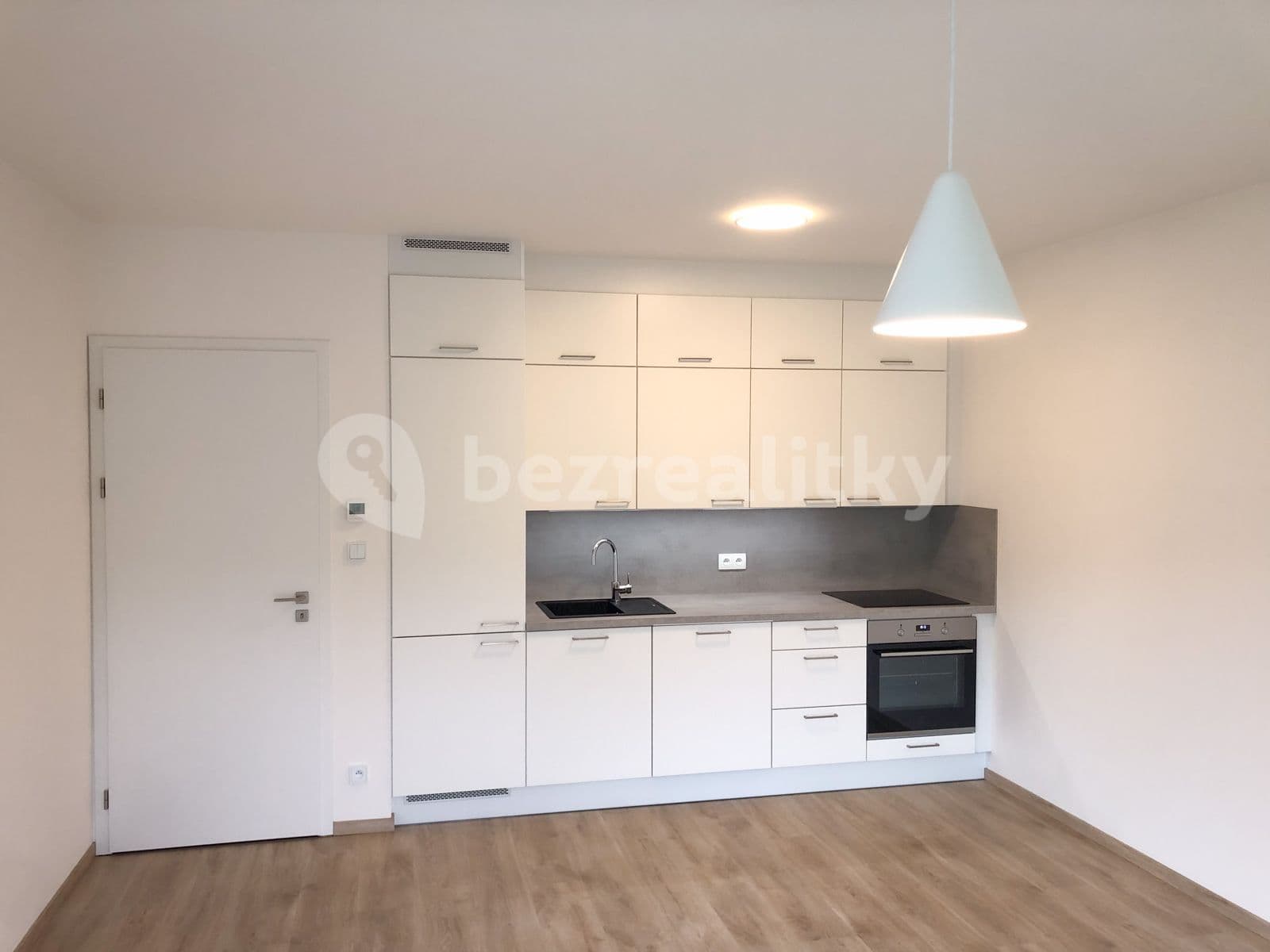 Prenájom bytu 2-izbový 57 m², U Sluncové, Praha, Praha Prenájom bytu 2-izbový 57 m², U Sluncové, Praha, Praha