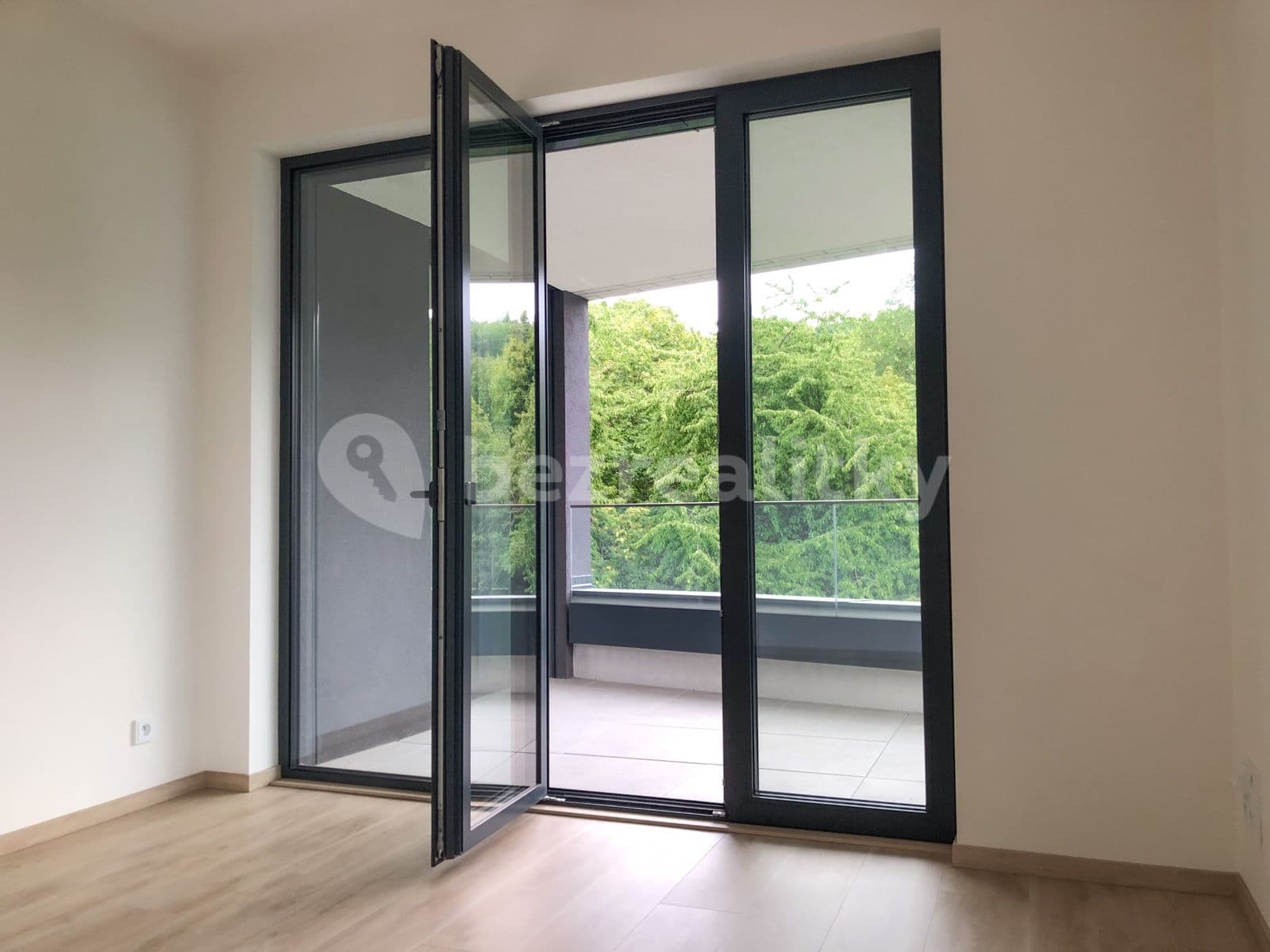 Prenájom bytu 2-izbový 57 m², U Sluncové, Praha, Praha Prenájom bytu 2-izbový 57 m², U Sluncové, Praha, Praha