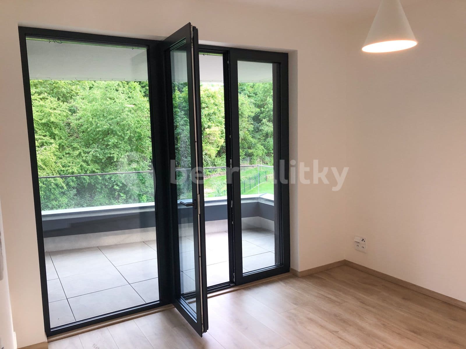 Prenájom bytu 2-izbový 57 m², U Sluncové, Praha, Praha Prenájom bytu 2-izbový 57 m², U Sluncové, Praha, Praha