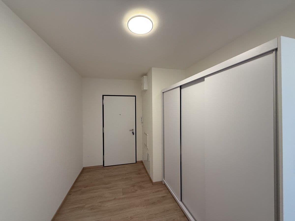 Prenájom bytu 2-izbový 57 m², U Sluncové, Praha, Praha Prenájom bytu 2-izbový 57 m², U Sluncové, Praha, Praha