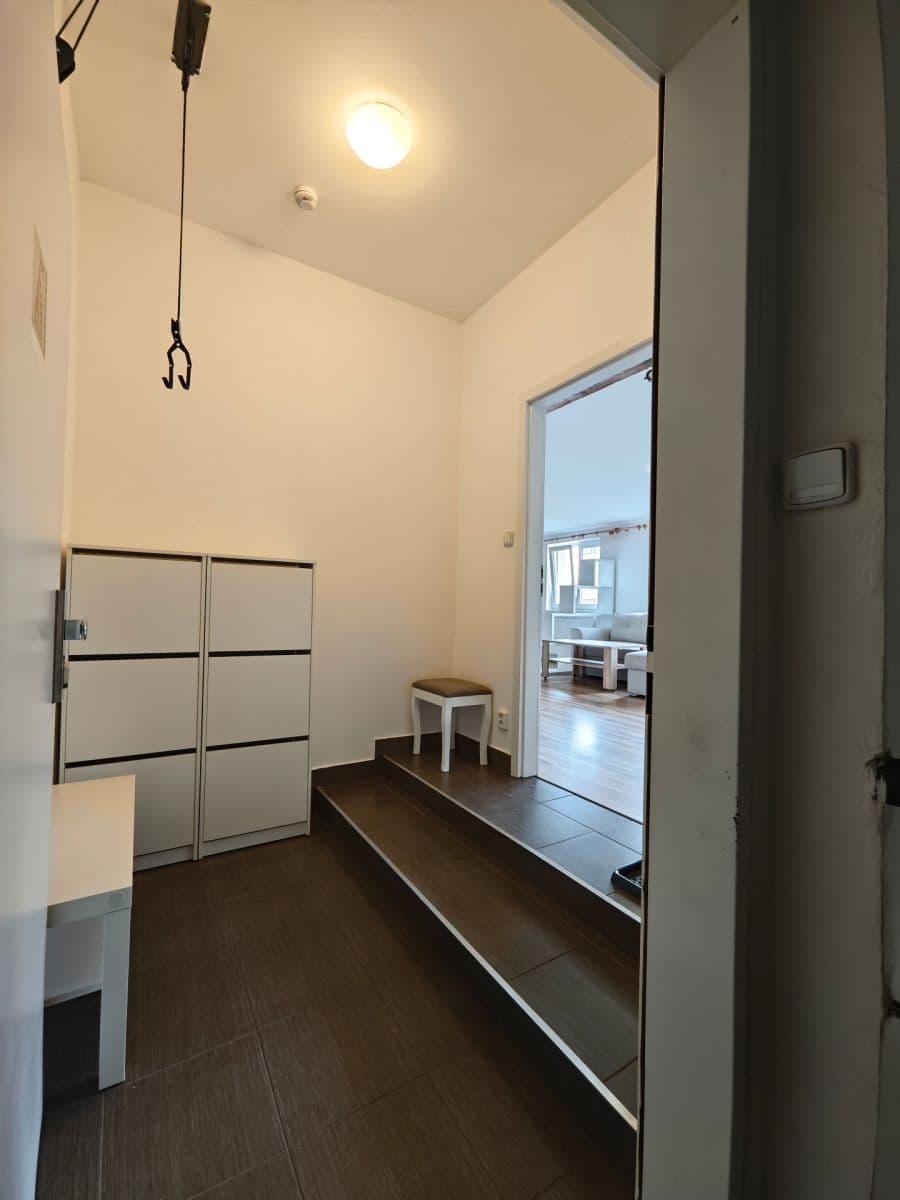 Prenájom bytu 1-izbový 48 m², Spojovací, Praha, Praha Prenájom bytu 1-izbový 48 m², Spojovací, Praha, Praha