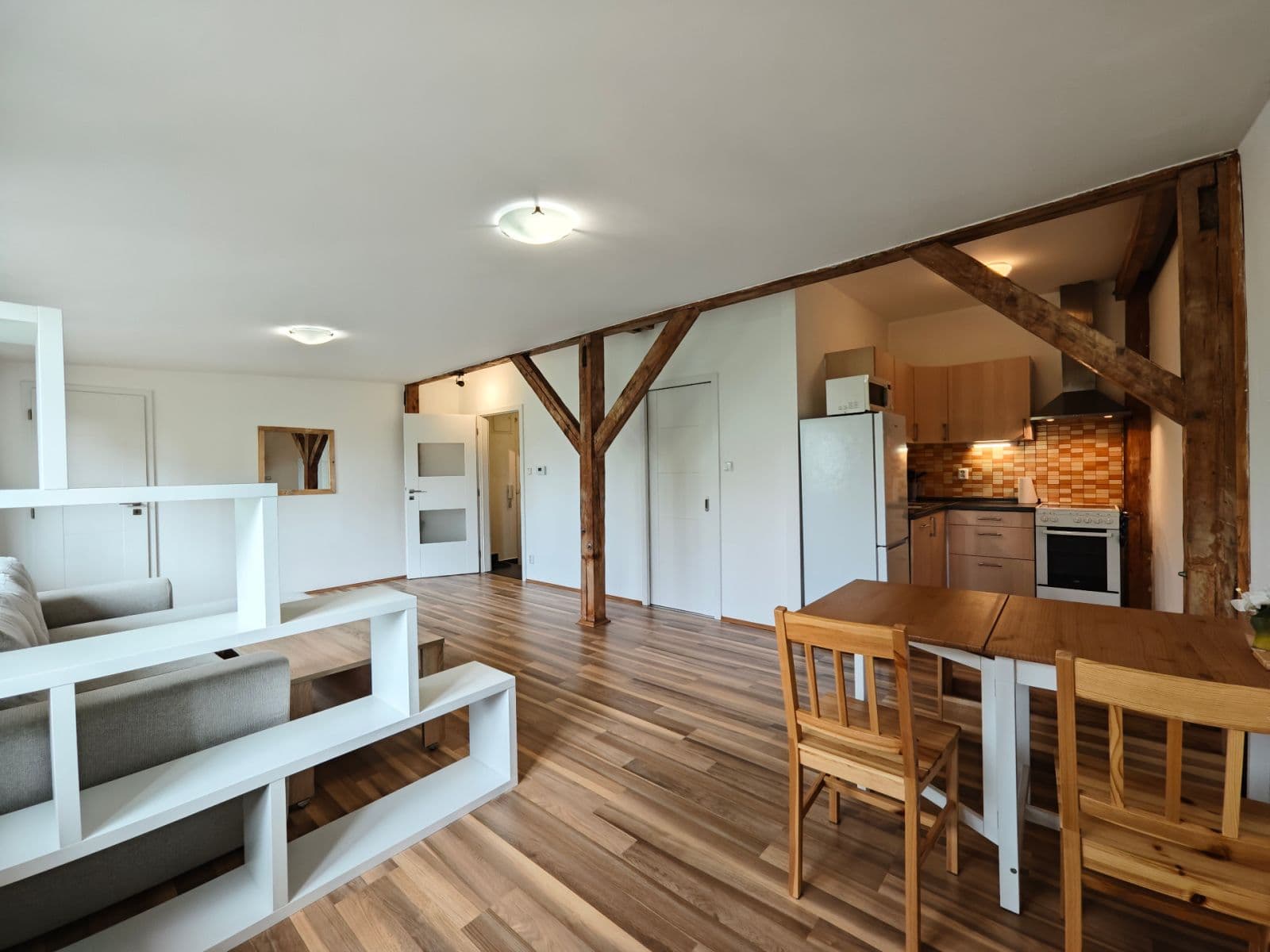 Prenájom bytu 1-izbový 48 m², Spojovací, Praha, Praha Prenájom bytu 1-izbový 48 m², Spojovací, Praha, Praha