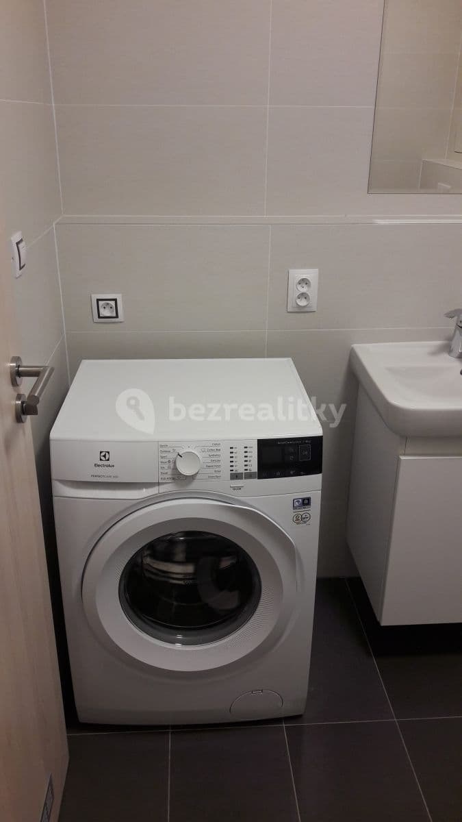Prenájom bytu 1-izbový 45 m², Dobnerova, Olomouc, Olomoucký kraj Prenájom bytu 1-izbový 45 m², Dobnerova, Olomouc, Olomoucký kraj