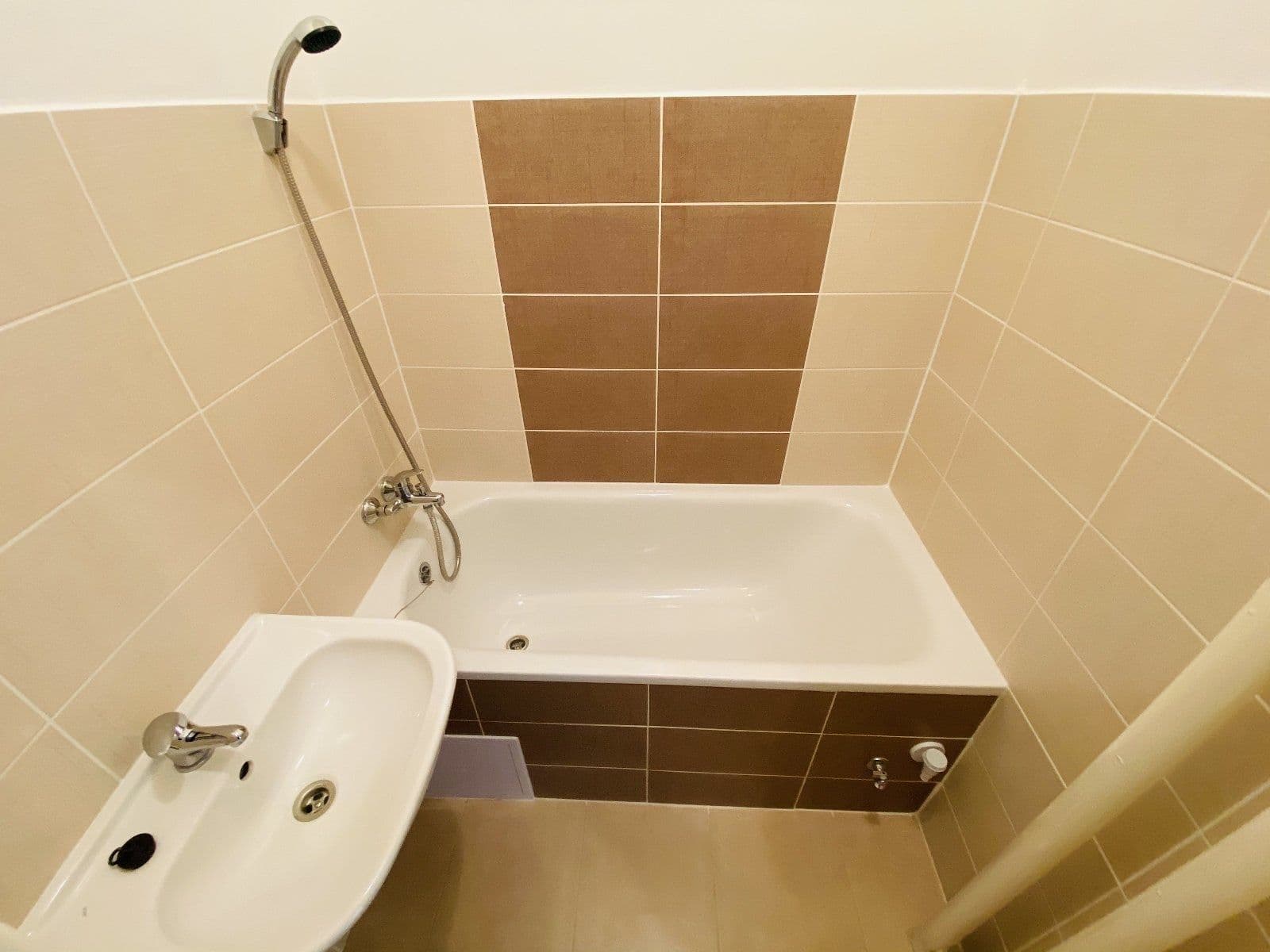 Prenájom bytu 2-izbový 51 m², Holubova, Karviná, Moravskoslezský kraj Prenájom bytu 2-izbový 51 m², Holubova, Karviná, Moravskoslezský kraj