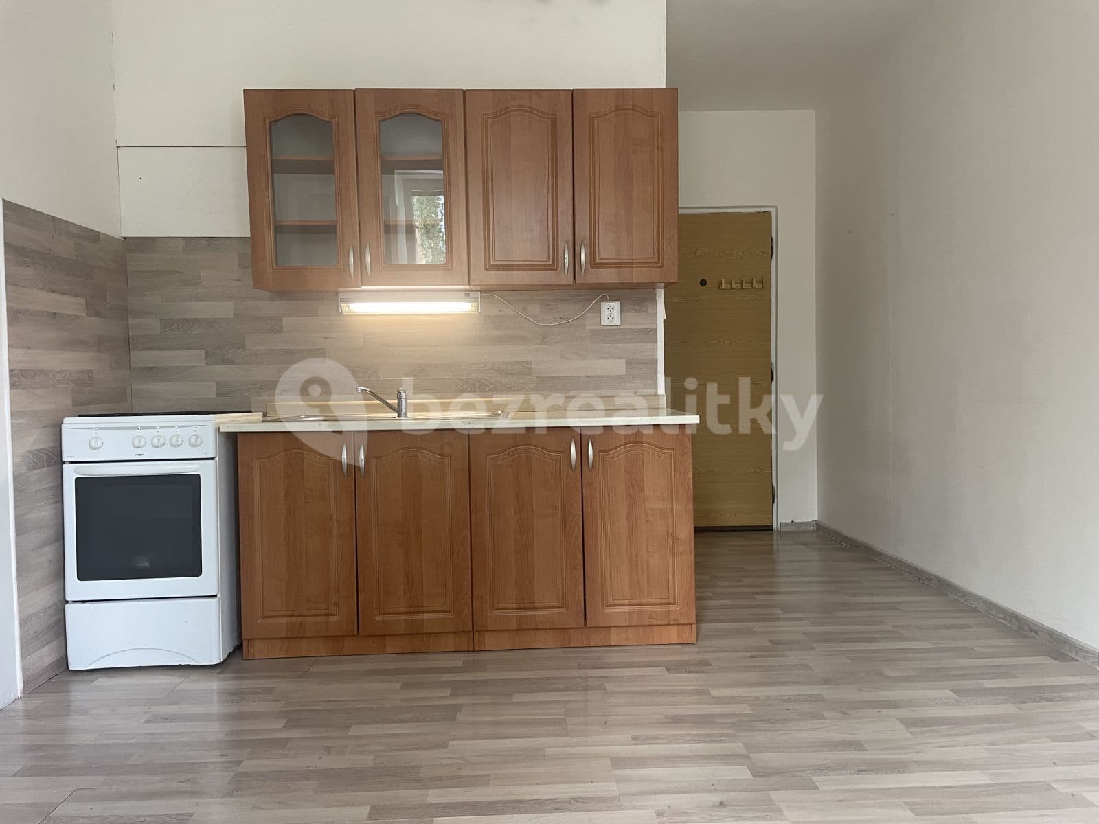 Prenájom bytu 1-izbový 35 m², Studentská, Jirkov, Ústecký kraj Prenájom bytu 1-izbový 35 m², Studentská, Jirkov, Ústecký kraj