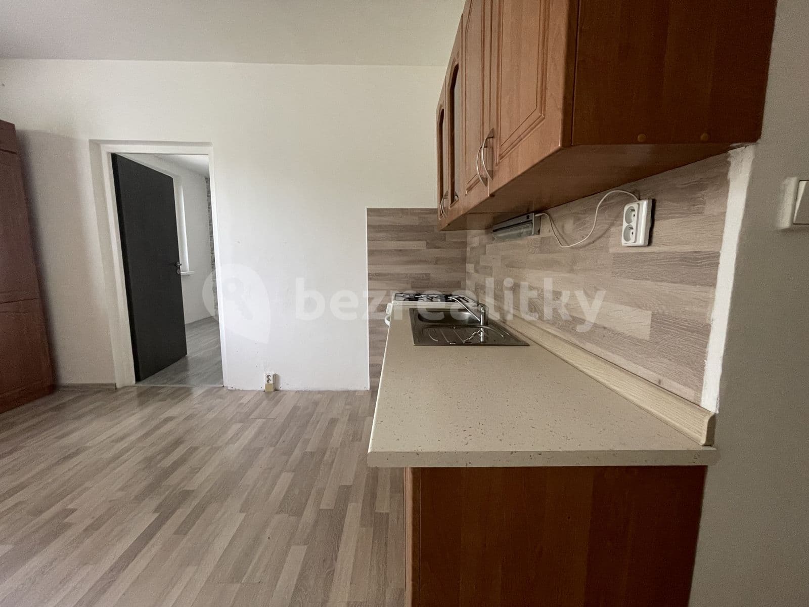 Prenájom bytu 1-izbový 35 m², Studentská, Jirkov, Ústecký kraj Prenájom bytu 1-izbový 35 m², Studentská, Jirkov, Ústecký kraj