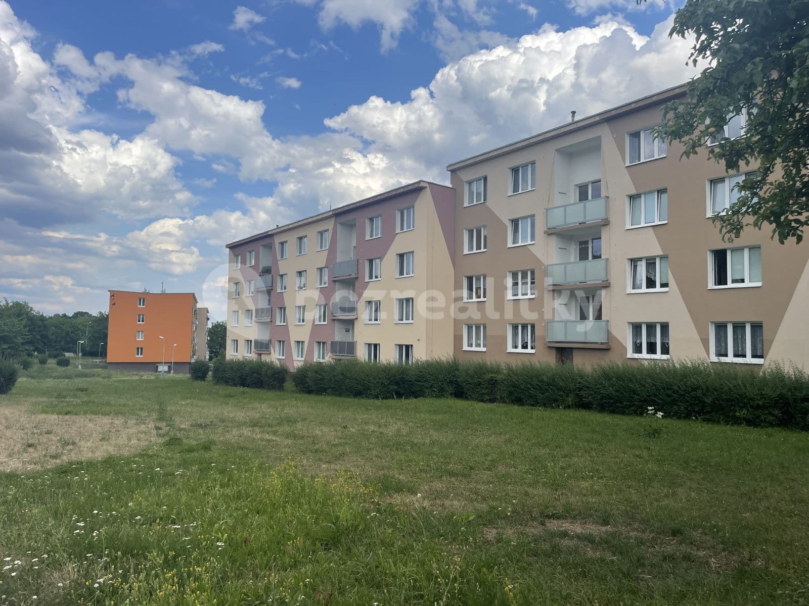 Prenájom bytu 1-izbový 35 m², Studentská, Jirkov, Ústecký kraj Prenájom bytu 1-izbový 35 m², Studentská, Jirkov, Ústecký kraj