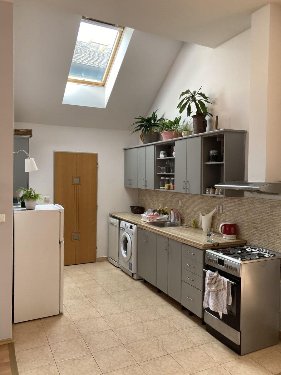 Prenájom bytu 2-izbový 73 m², Unhošťská, Kladno, Středočeský kraj Prenájom bytu 2-izbový 73 m², Unhošťská, Kladno, Středočeský kraj