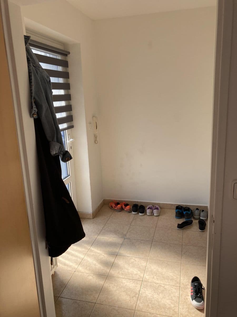 Prenájom bytu 2-izbový 73 m², Unhošťská, Kladno, Středočeský kraj Prenájom bytu 2-izbový 73 m², Unhošťská, Kladno, Středočeský kraj