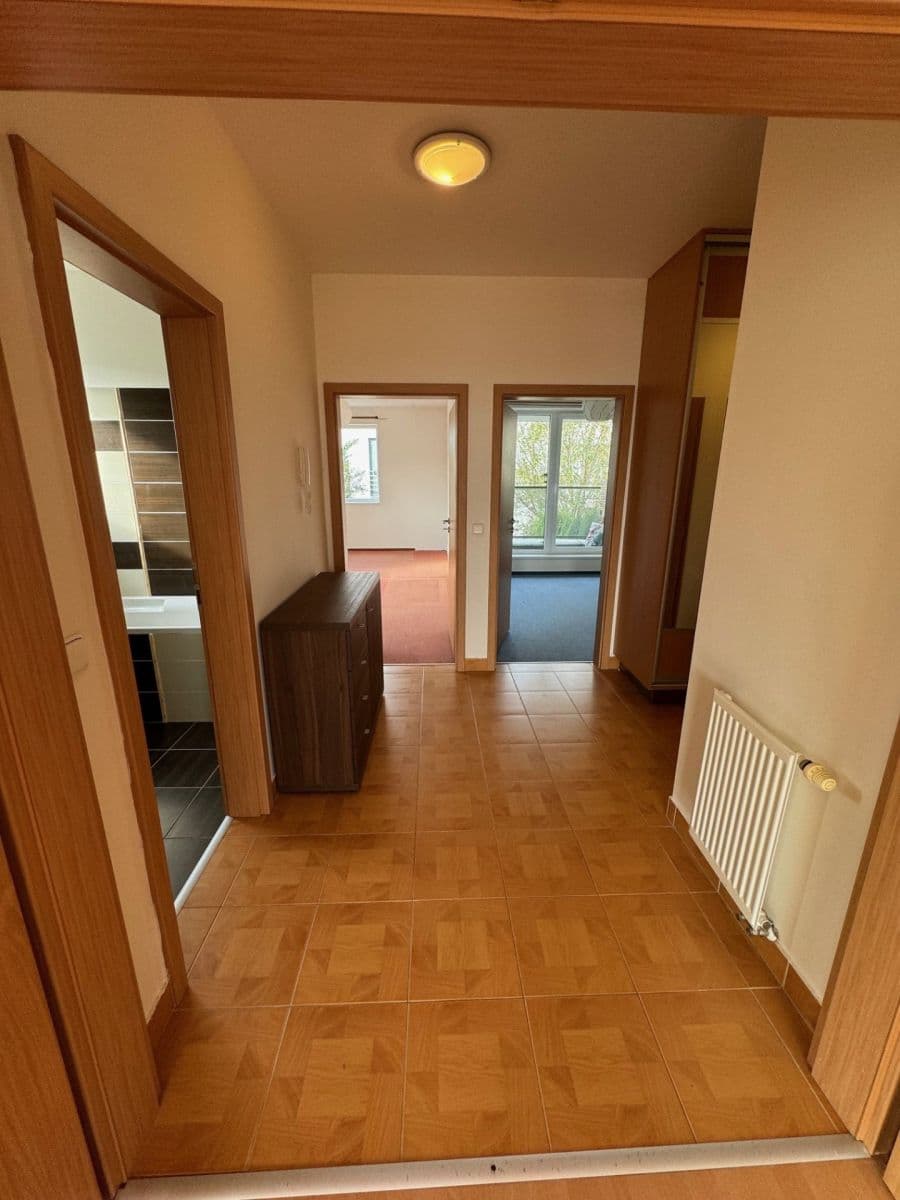 Predaj bytu 3-izbový 93 m², Karlštejnská, Lety, Středočeský kraj Predaj bytu 3-izbový 93 m², Karlštejnská, Lety, Středočeský kraj