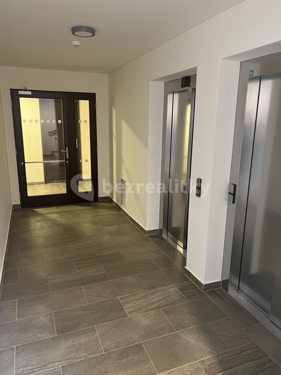 Prenájom bytu 2-izbový 57 m², U Radosti, Praha, Praha Prenájom bytu 2-izbový 57 m², U Radosti, Praha, Praha