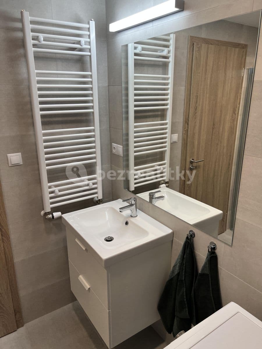 Prenájom bytu 2-izbový 57 m², U Radosti, Praha, Praha Prenájom bytu 2-izbový 57 m², U Radosti, Praha, Praha