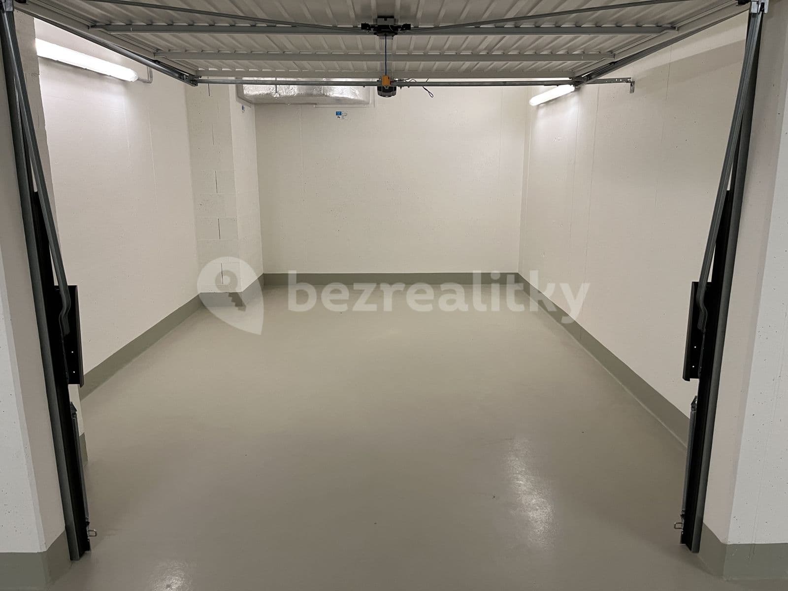 Prenájom bytu 2-izbový 57 m², U Radosti, Praha, Praha Prenájom bytu 2-izbový 57 m², U Radosti, Praha, Praha