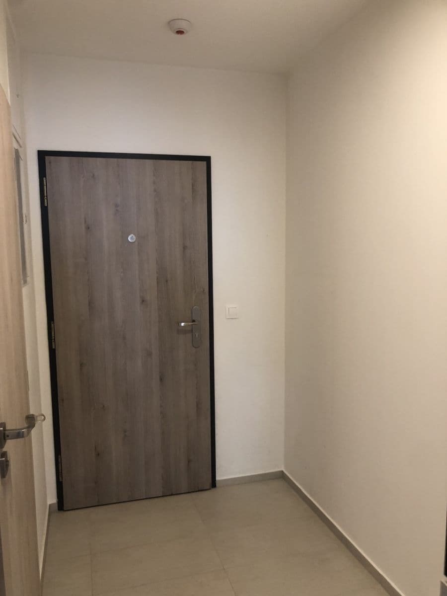 Prenájom bytu 1-izbový 24 m², Na Vyhlídce, Rosice, Jihomoravský kraj Prenájom bytu 1-izbový 24 m², Na Vyhlídce, Rosice, Jihomoravský kraj
