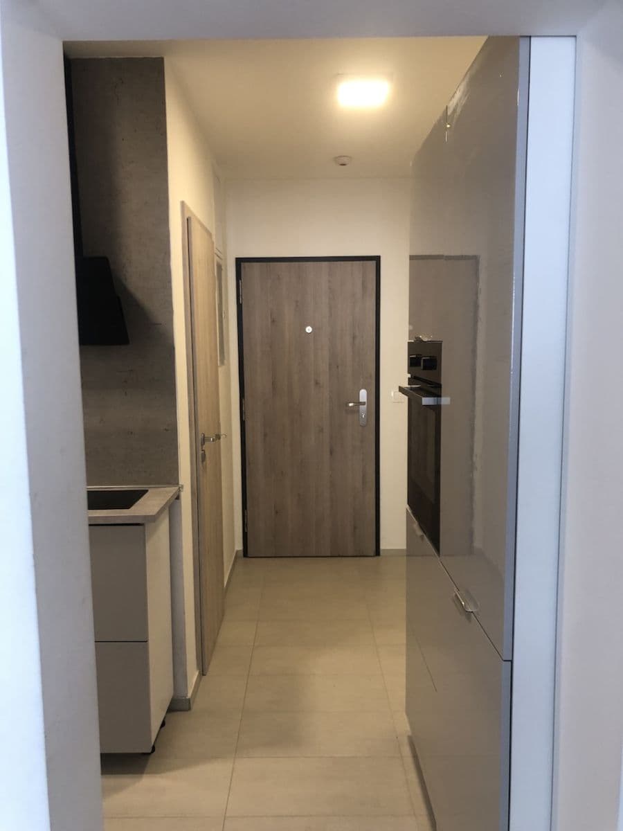 Prenájom bytu 1-izbový 24 m², Na Vyhlídce, Rosice, Jihomoravský kraj Prenájom bytu 1-izbový 24 m², Na Vyhlídce, Rosice, Jihomoravský kraj