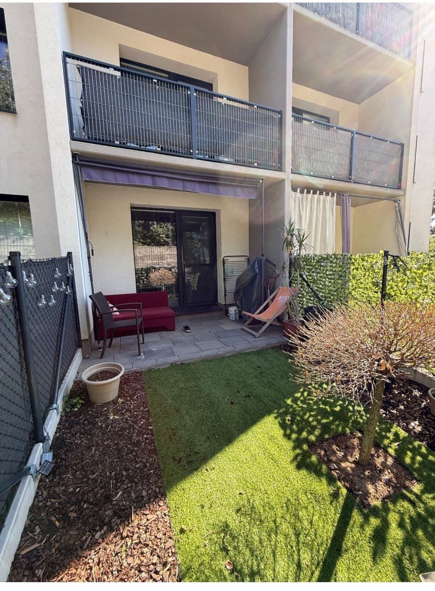 Prenájom bytu 1-izbový 24 m², Na Vyhlídce, Rosice, Jihomoravský kraj Prenájom bytu 1-izbový 24 m², Na Vyhlídce, Rosice, Jihomoravský kraj