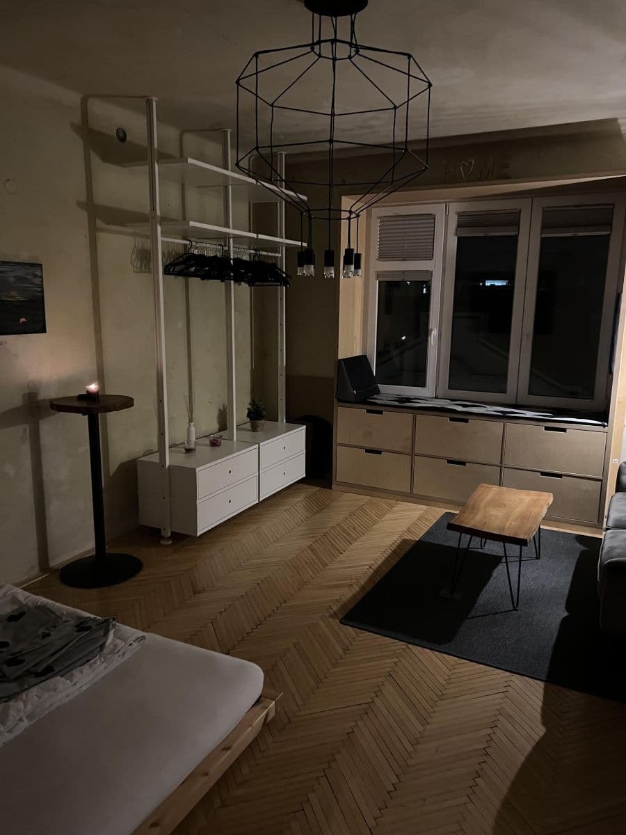 Prenájom bytu 1-izbový 30 m², Peckova, Praha, Praha Prenájom bytu 1-izbový 30 m², Peckova, Praha, Praha