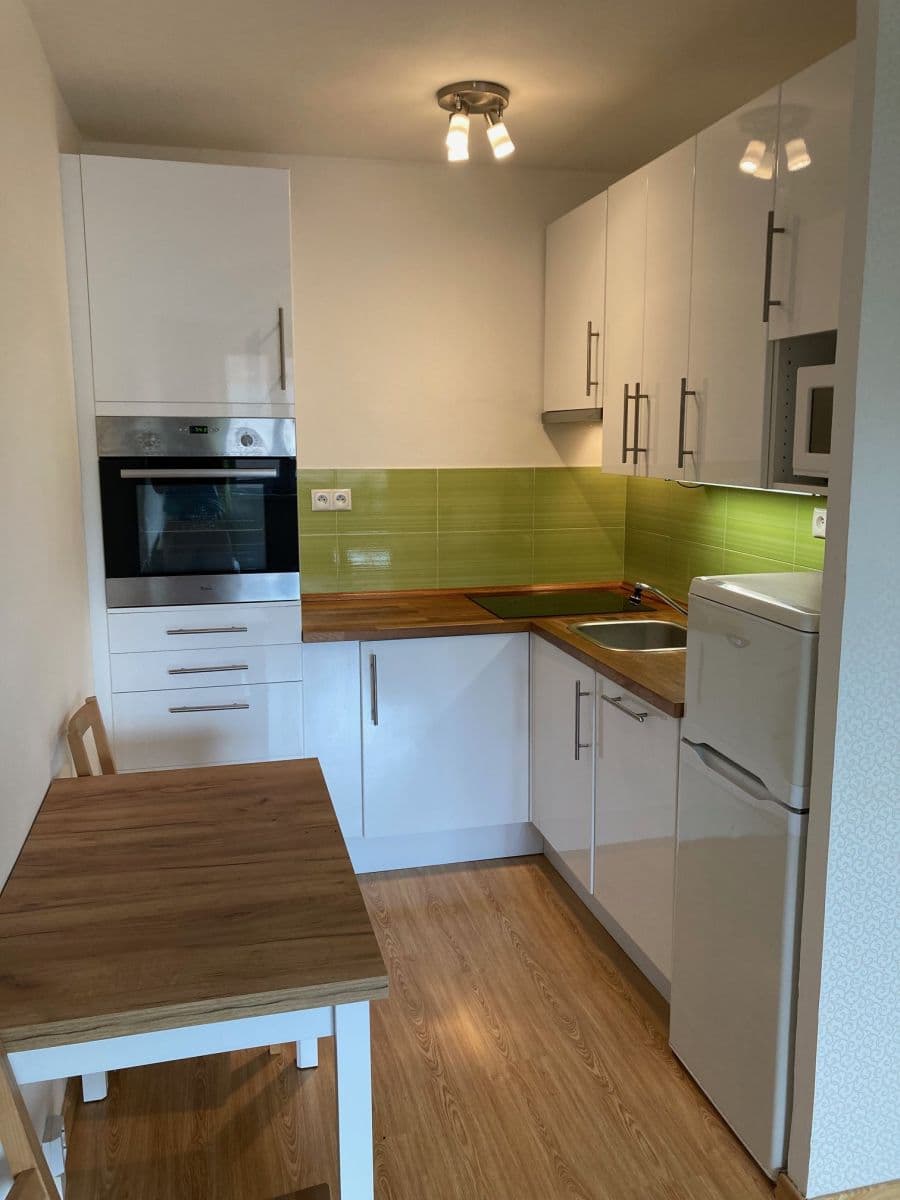 Prenájom bytu 2-izbový 44 m², Nad Starou pískovnou, Praha, Praha Prenájom bytu 2-izbový 44 m², Nad Starou pískovnou, Praha, Praha