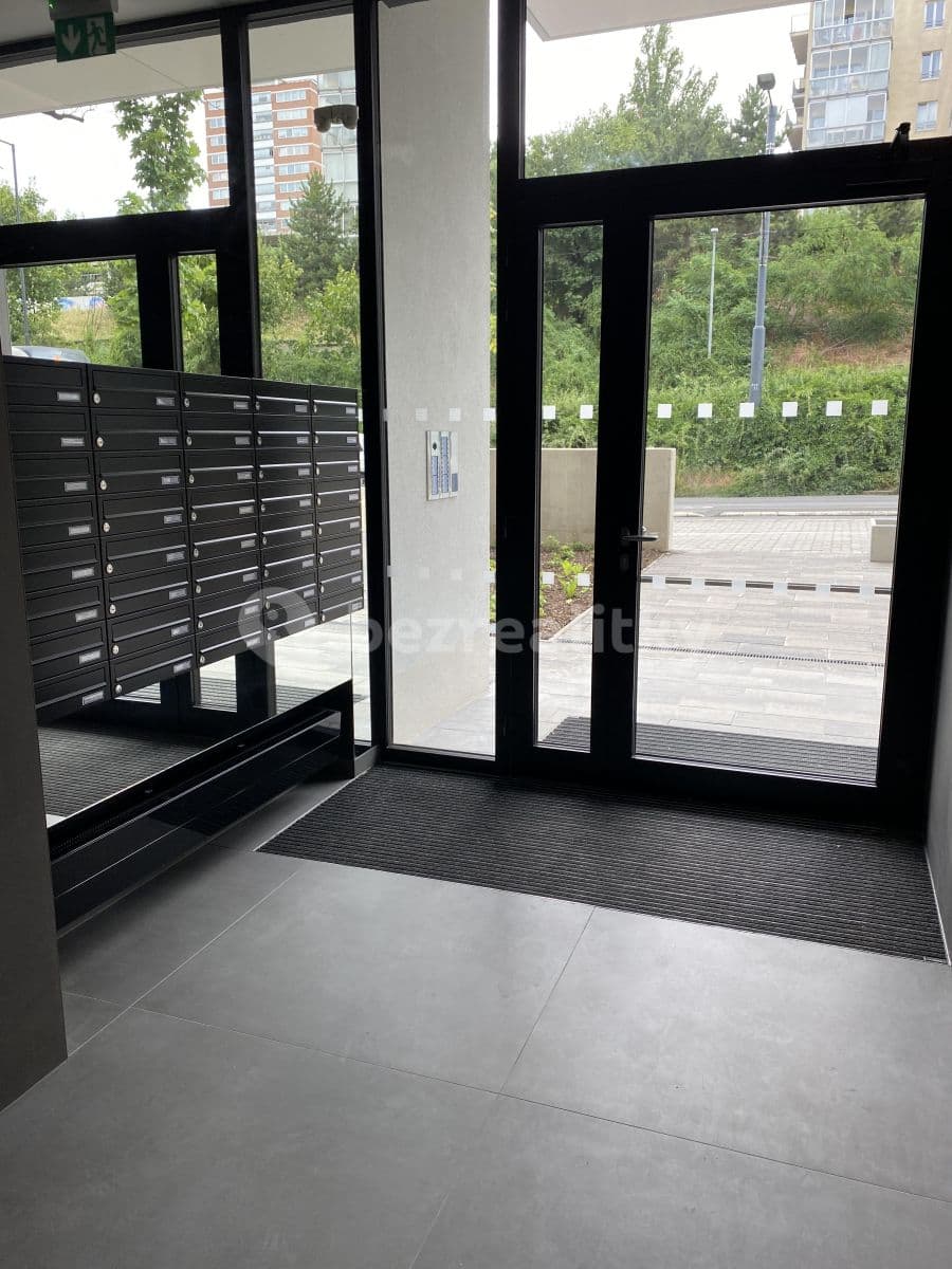 Prenájom bytu 2-izbový 54 m², U Plynárny, Praha, Praha Prenájom bytu 2-izbový 54 m², U Plynárny, Praha, Praha