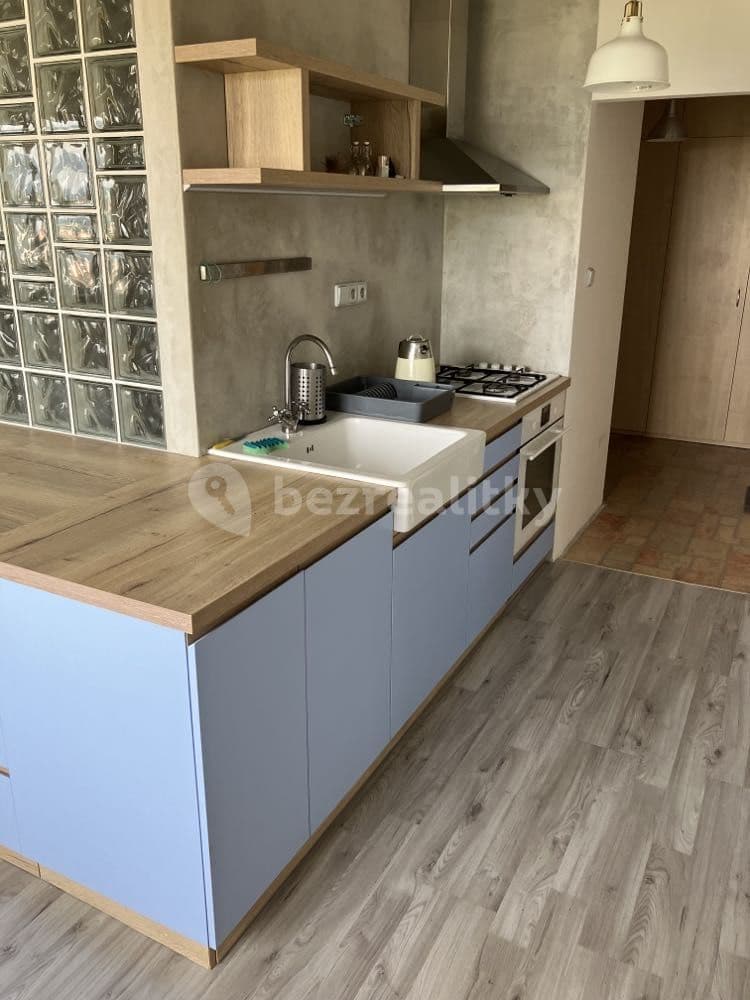 Prenájom bytu 2-izbový 65 m², Svazarmovská, Rožnov pod Radhoštěm, Zlínský kraj Prenájom bytu 2-izbový 65 m², Svazarmovská, Rožnov pod Radhoštěm, Zlínský kraj