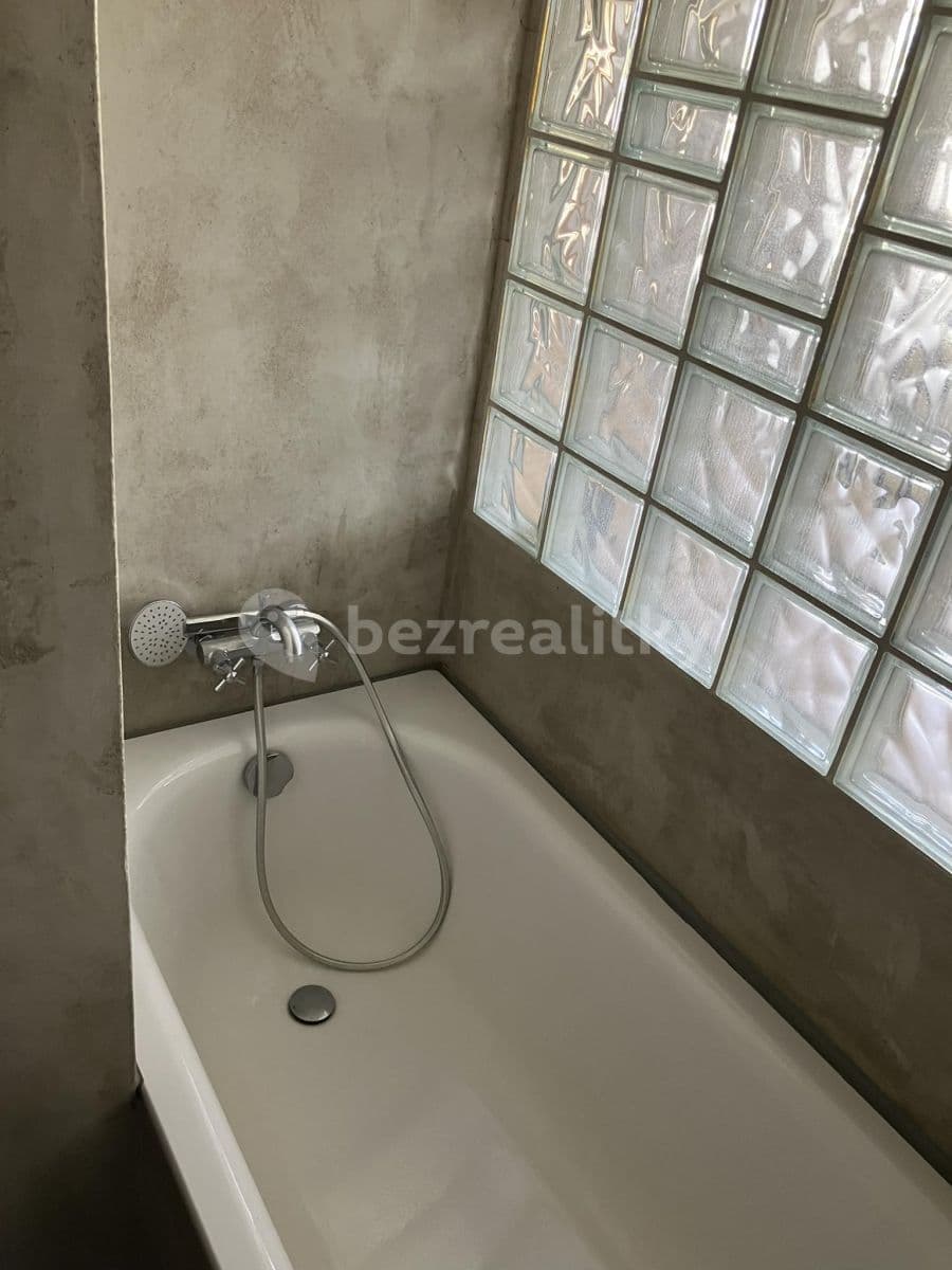 Prenájom bytu 2-izbový 65 m², Svazarmovská, Rožnov pod Radhoštěm, Zlínský kraj Prenájom bytu 2-izbový 65 m², Svazarmovská, Rožnov pod Radhoštěm, Zlínský kraj