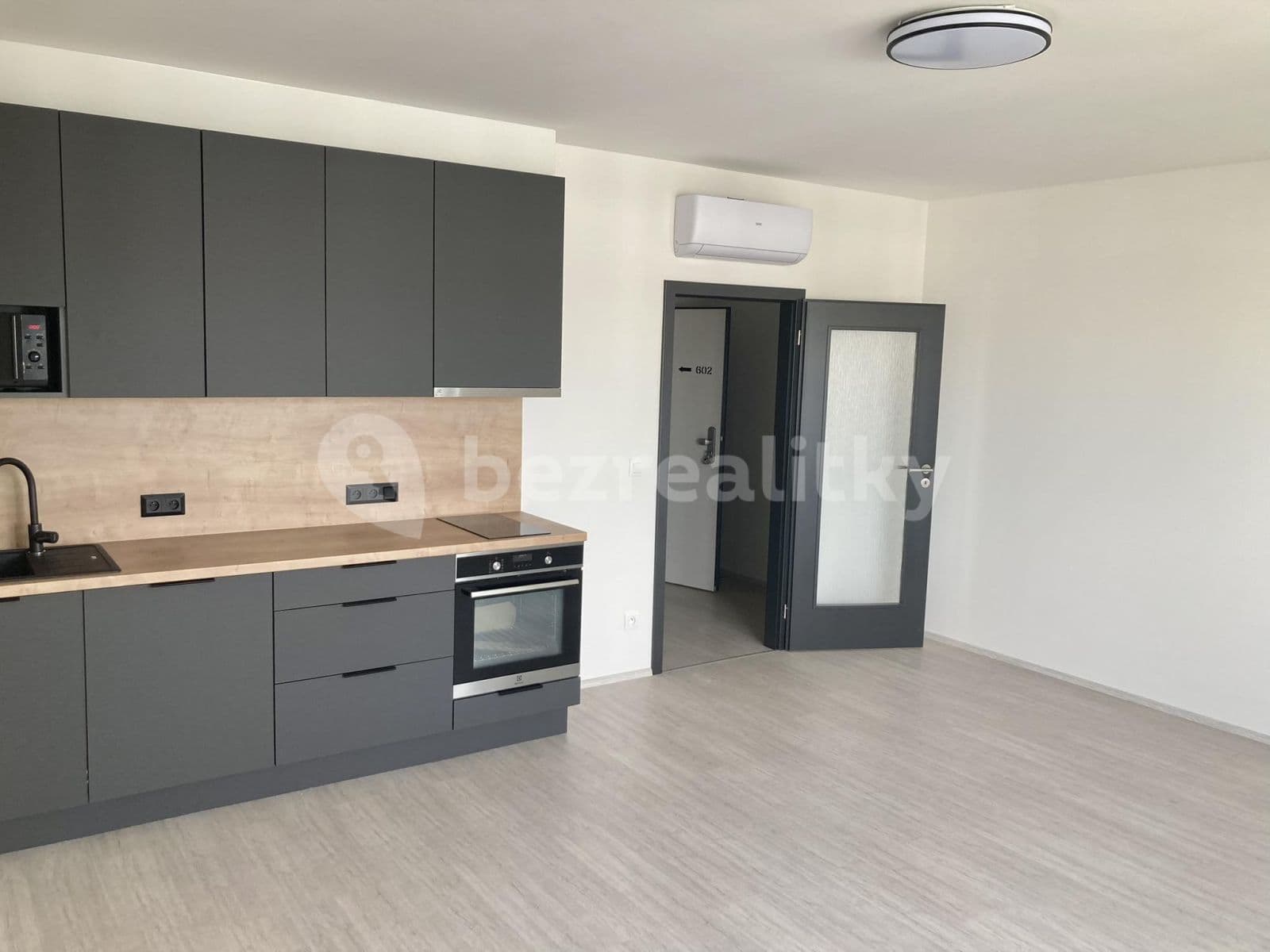 Prenájom bytu 1-izbový 34 m², Sedlářova, Praha, Praha Prenájom bytu 1-izbový 34 m², Sedlářova, Praha, Praha