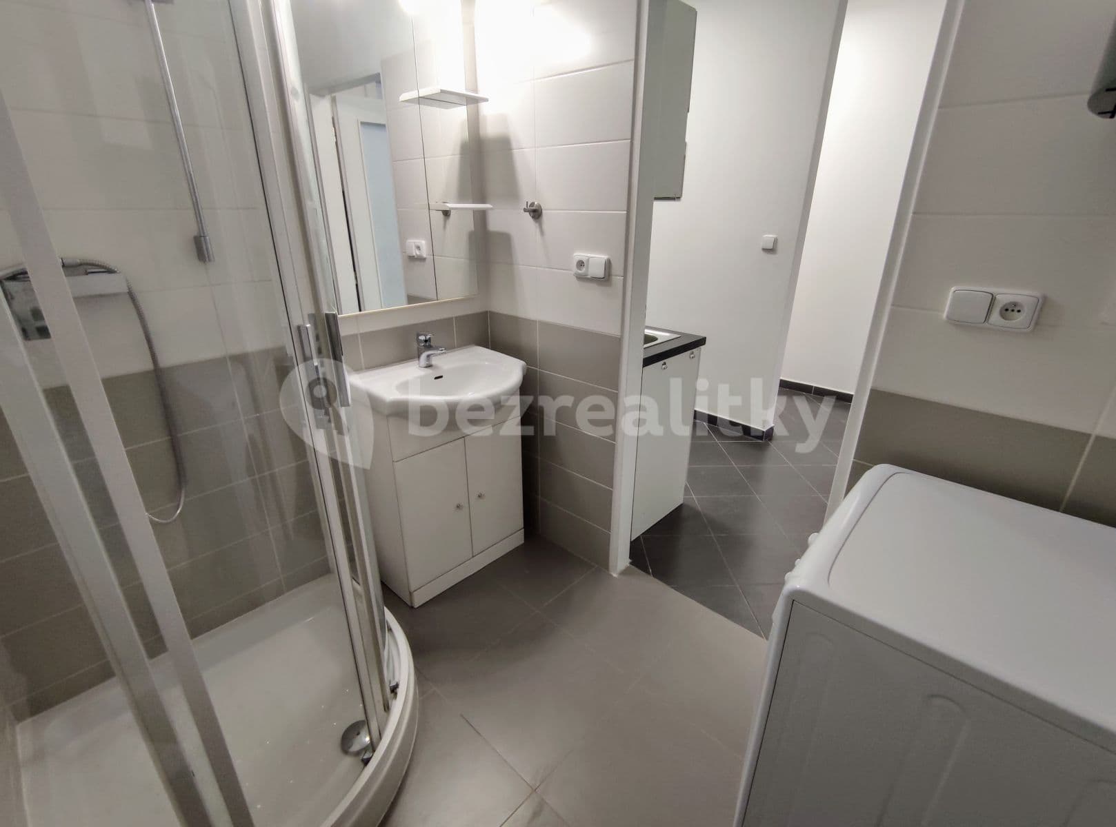 Prenájom bytu 1-izbový 48 m², Koperníkova, Plzeň, Plzeňský kraj Prenájom bytu 1-izbový 48 m², Koperníkova, Plzeň, Plzeňský kraj