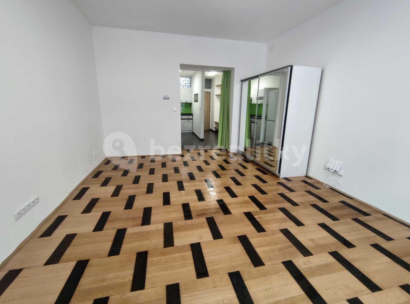 Prenájom bytu 1-izbový 48 m², Koperníkova, Plzeň, Plzeňský kraj Prenájom bytu 1-izbový 48 m², Koperníkova, Plzeň, Plzeňský kraj
