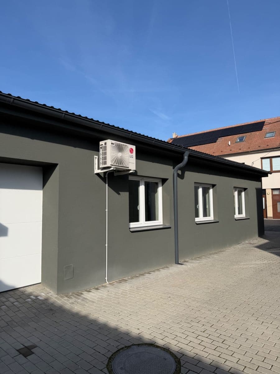 Prenájom kancelárie 56 m², Drahy, Uherské Hradiště, Zlínský kraj Prenájom kancelárie 56 m², Drahy, Uherské Hradiště, Zlínský kraj