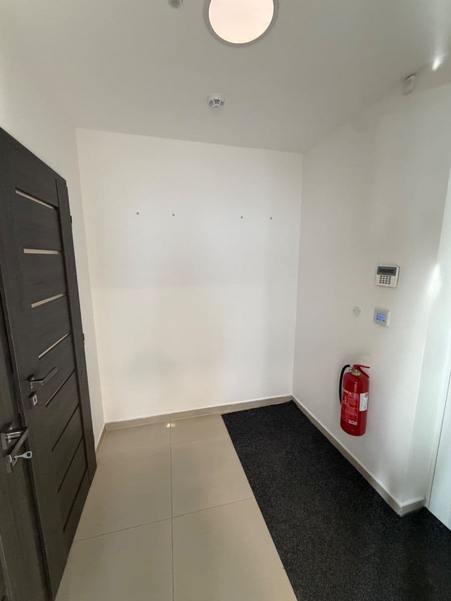 Prenájom kancelárie 56 m², Drahy, Uherské Hradiště, Zlínský kraj Prenájom kancelárie 56 m², Drahy, Uherské Hradiště, Zlínský kraj