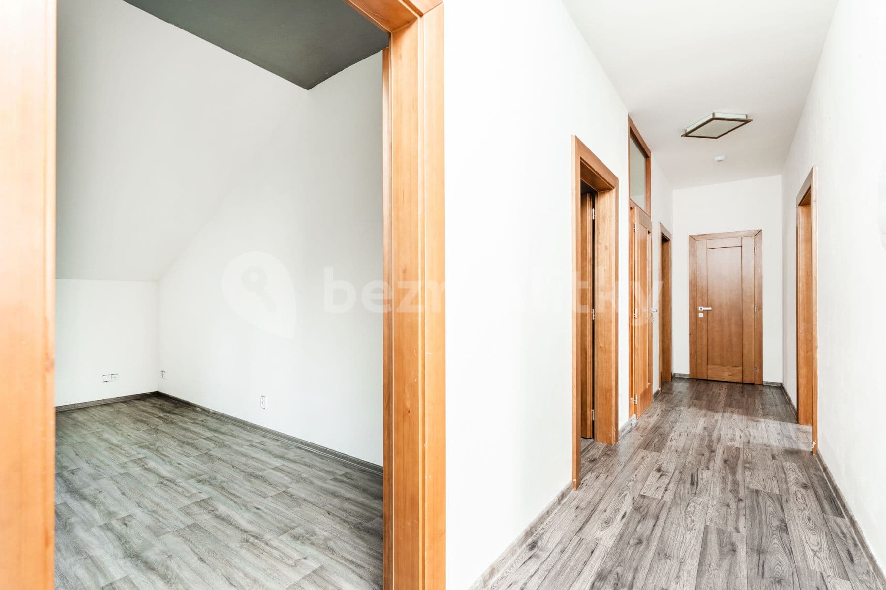 Prenájom bytu 4-izbový 113 m², Miličín, Středočeský kraj Prenájom bytu 4-izbový 113 m², Miličín, Středočeský kraj