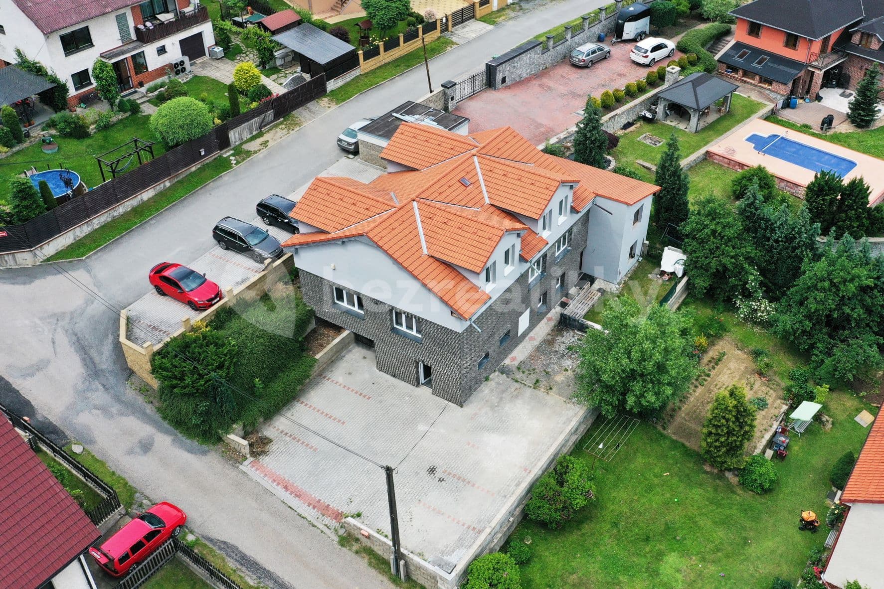 Prenájom bytu 4-izbový 113 m², Miličín, Středočeský kraj Prenájom bytu 4-izbový 113 m², Miličín, Středočeský kraj