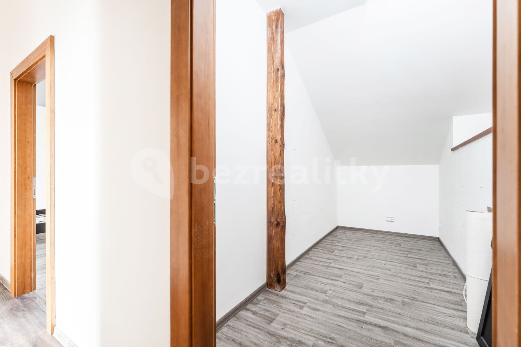 Prenájom bytu 4-izbový 113 m², Miličín, Středočeský kraj Prenájom bytu 4-izbový 113 m², Miličín, Středočeský kraj