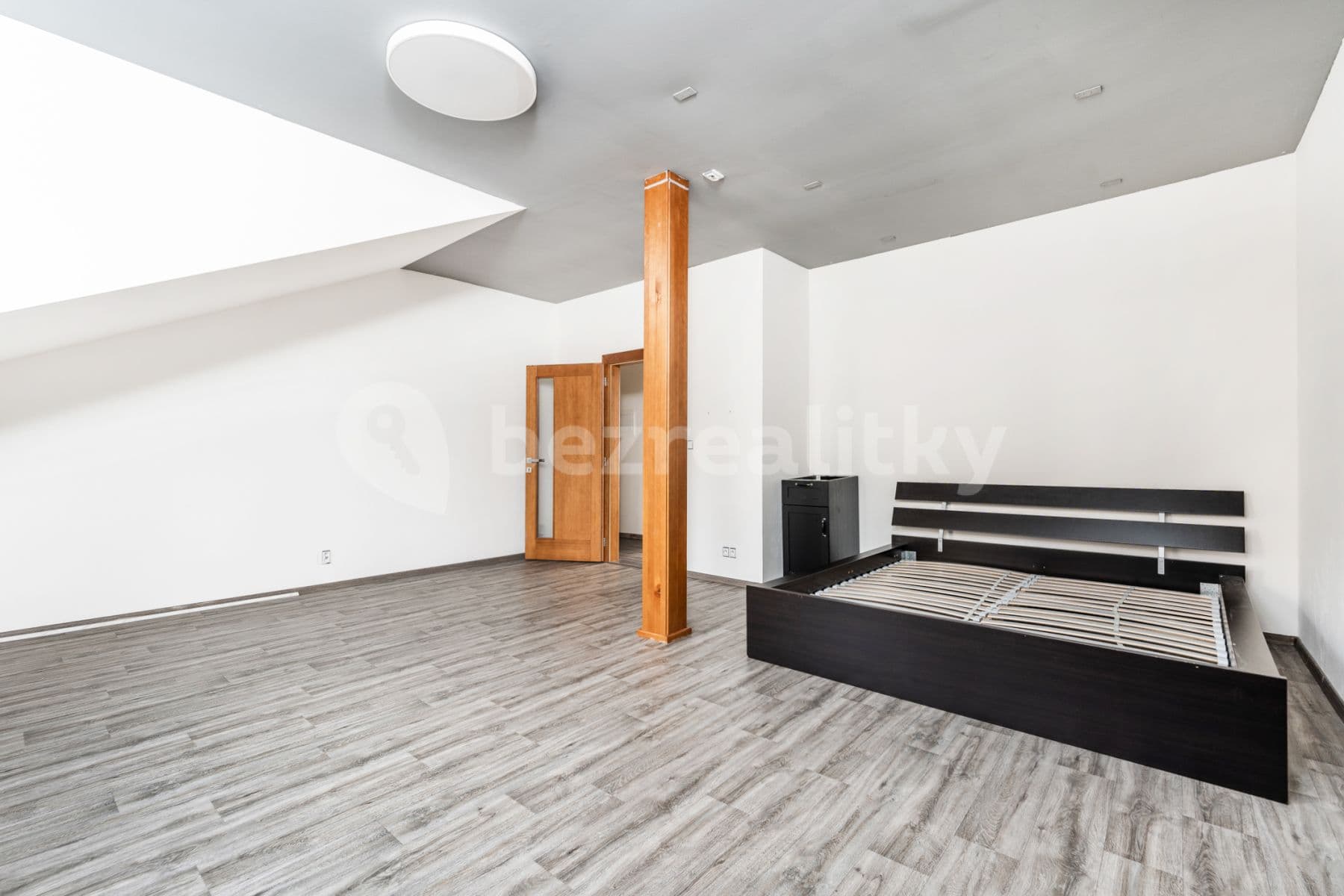 Prenájom bytu 4-izbový 113 m², Miličín, Středočeský kraj Prenájom bytu 4-izbový 113 m², Miličín, Středočeský kraj