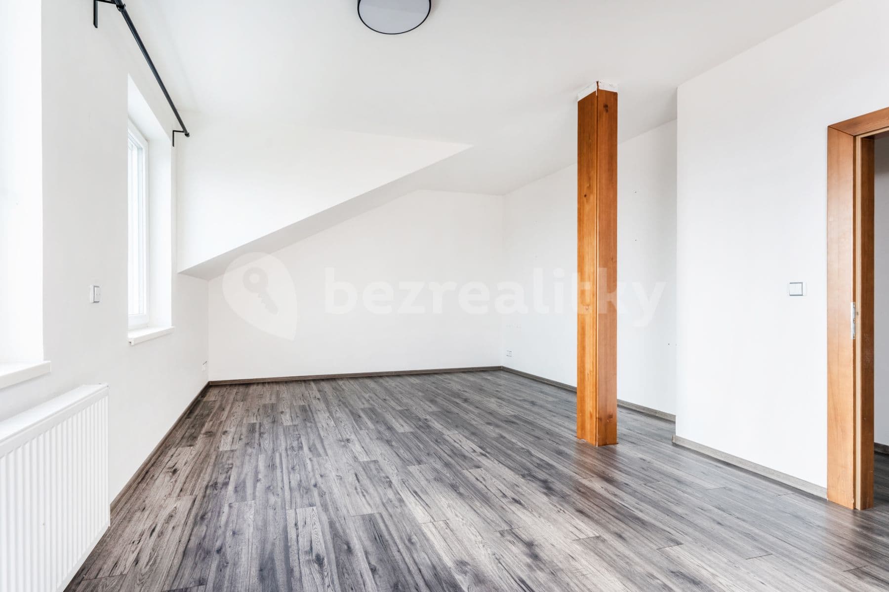 Prenájom bytu 4-izbový 113 m², Miličín, Středočeský kraj Prenájom bytu 4-izbový 113 m², Miličín, Středočeský kraj