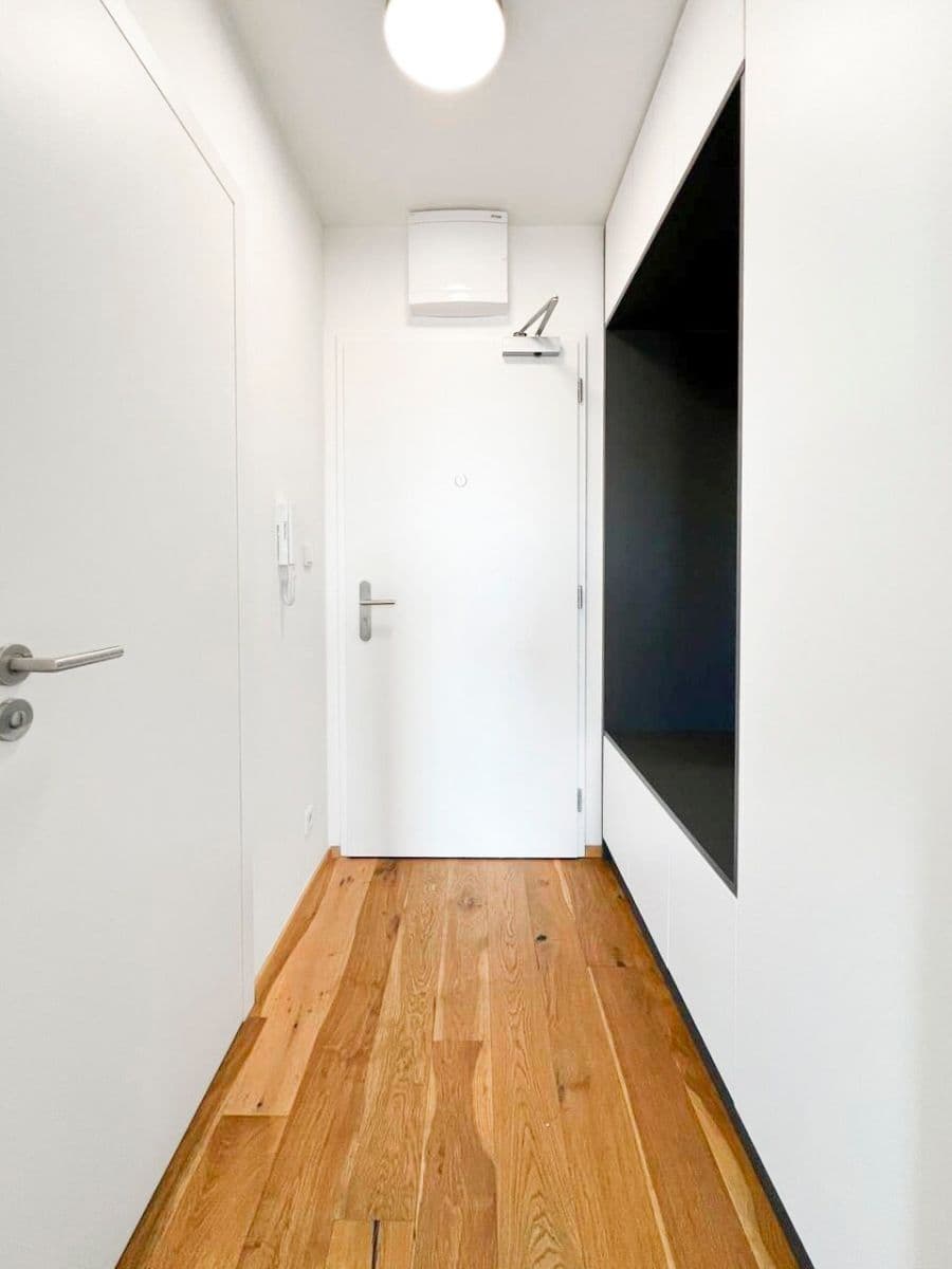 Prenájom bytu 1-izbový 27 m², Perucká, Praha, Praha Prenájom bytu 1-izbový 27 m², Perucká, Praha, Praha