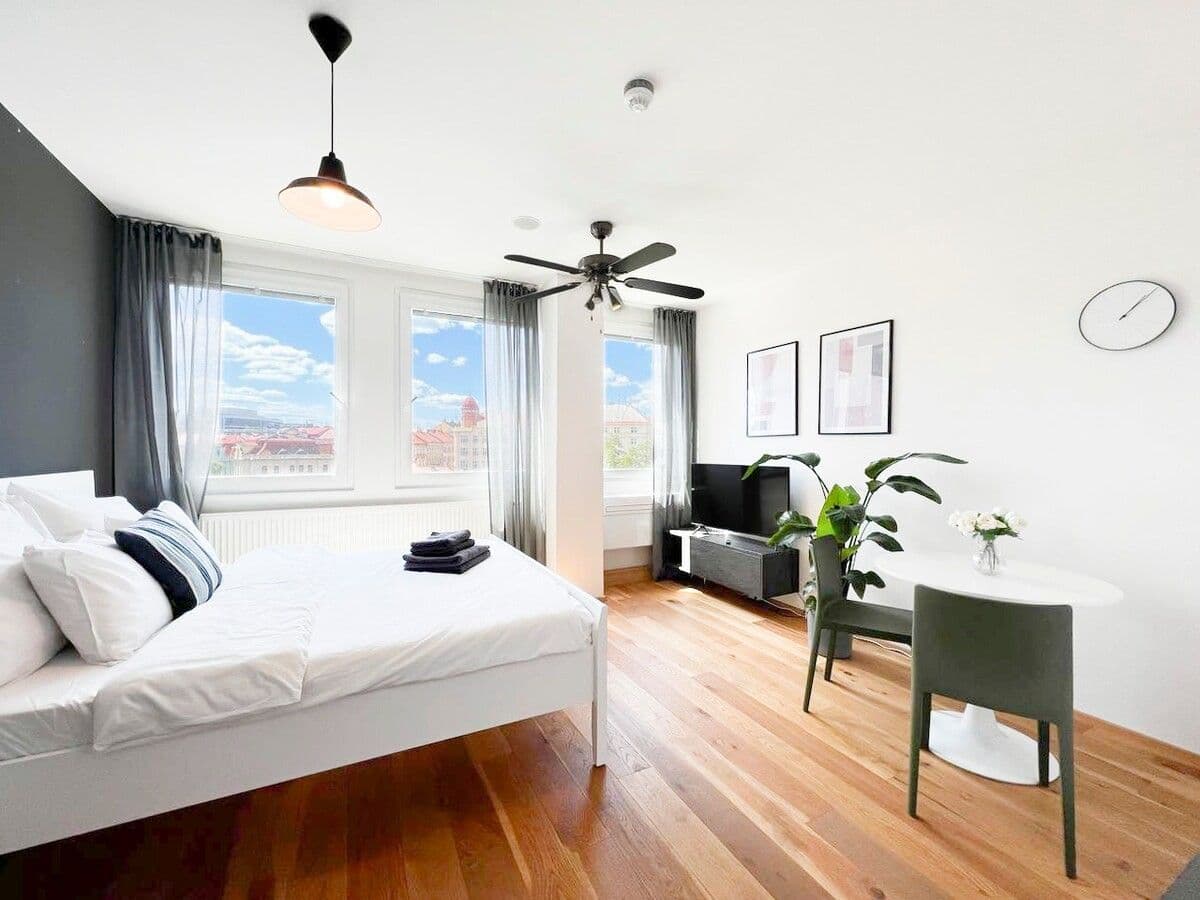 Prenájom bytu 1-izbový 27 m², Perucká, Praha, Praha Prenájom bytu 1-izbový 27 m², Perucká, Praha, Praha