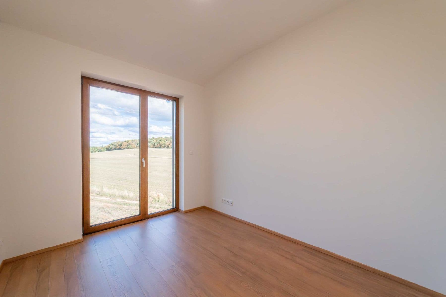 Predaj domu 106 m², pozemek 147 m², Mořina, Středočeský kraj Predaj domu 106 m², pozemek 147 m², Mořina, Středočeský kraj