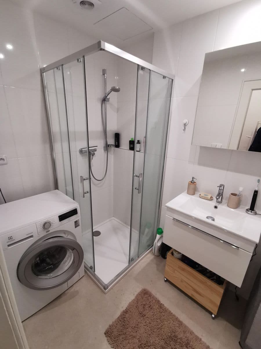 Prenájom bytu 2-izbový 55 m², Polská, Praha, Praha Prenájom bytu 2-izbový 55 m², Polská, Praha, Praha
