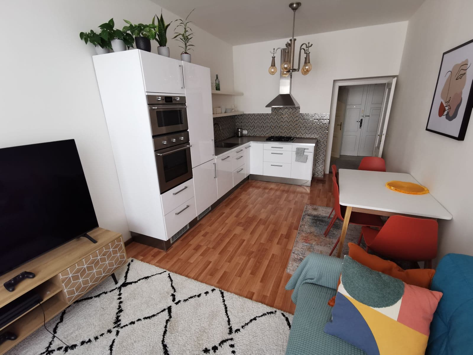 Prenájom bytu 2-izbový 55 m², Polská, Praha, Praha Prenájom bytu 2-izbový 55 m², Polská, Praha, Praha