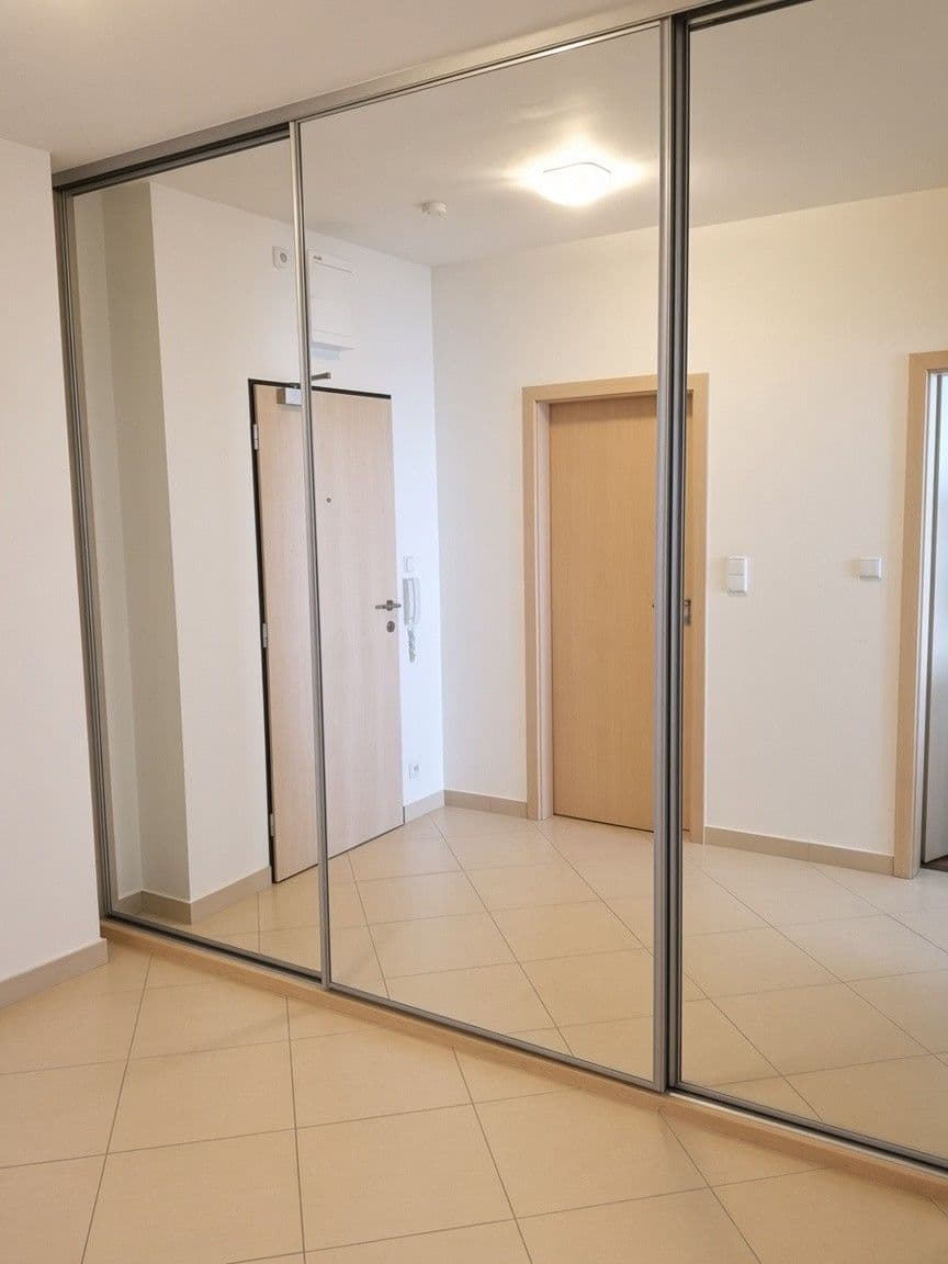 Prenájom bytu 2-izbový 60 m², náměstí Junkových, Praha, Praha Prenájom bytu 2-izbový 60 m², náměstí Junkových, Praha, Praha
